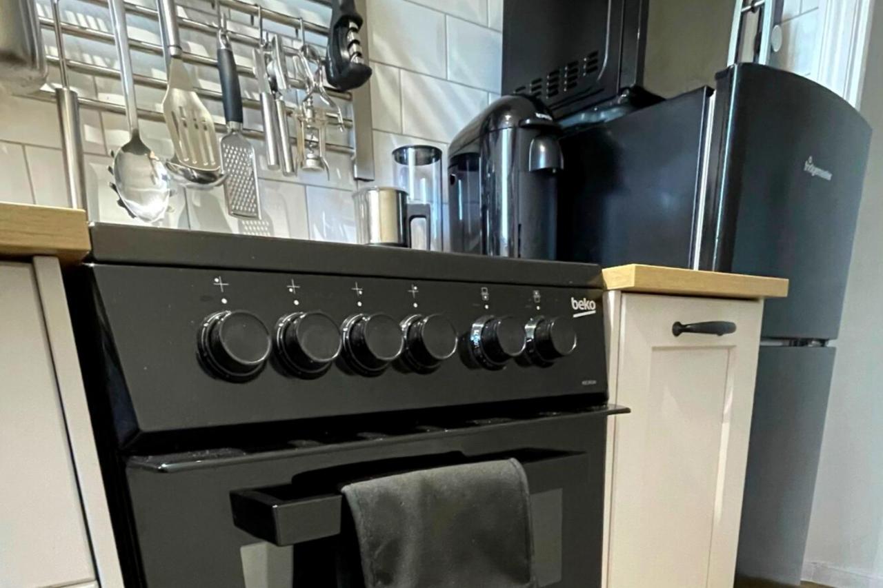 Stunning Luxury Apartment In Central Лимингтон Экстерьер фото